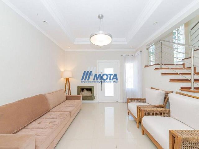 Casa de 278 m² na Saturnino Miranda Santa Felicidade Curitiba PR, aluguel por R$ 16.000/mês