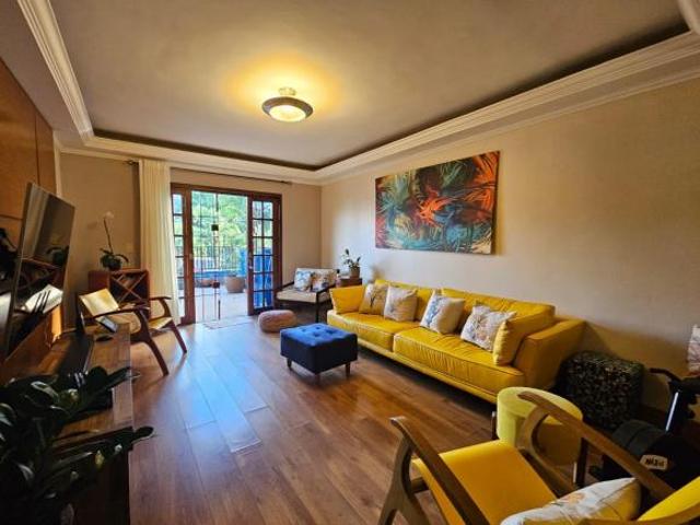 Casa de 278m² com 5Quartos 3suítes Área Gourmet 4Vagas de Carro Jd Bonfiglioli