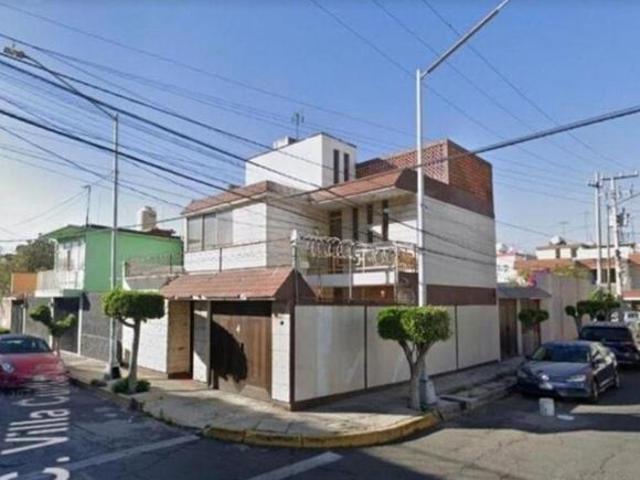Casa de 280 m² con 4 recámaras en venta en Villa de Aragón