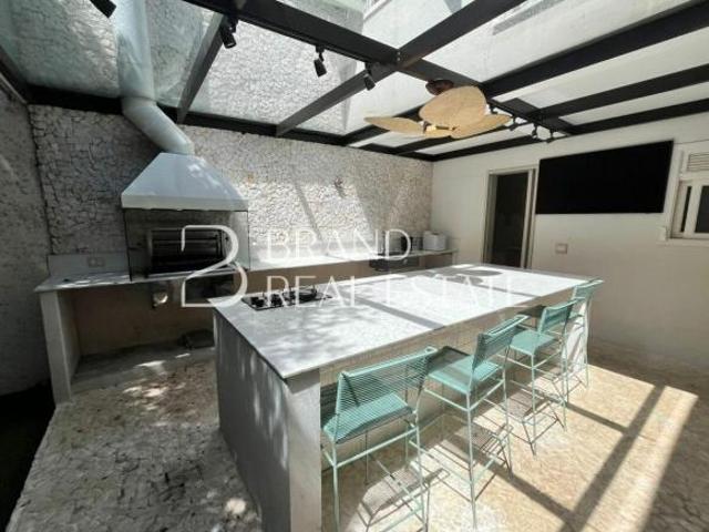 Casa de 280 m² Reformada no Campo Belo 3 Dormitórios 2 Vagas