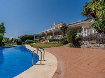 Casa de 282 m2 en venta Estepona, Andalucía