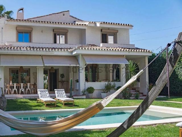 Casa de 291 m2 en venta Torremolinos, Andalucía