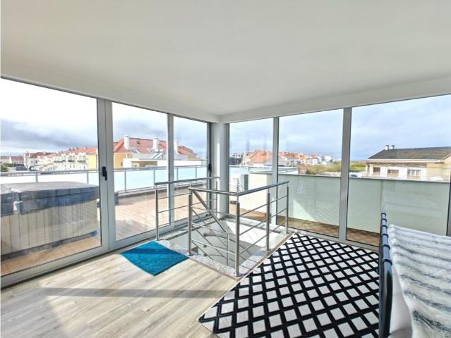 Casa de 203 m² à venda Avenida do Mar, Peniche, Leiria