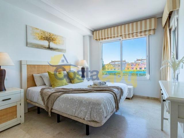 Casa de 200 m2 en venta Cancelada, Estepona, Málaga, Andalucía