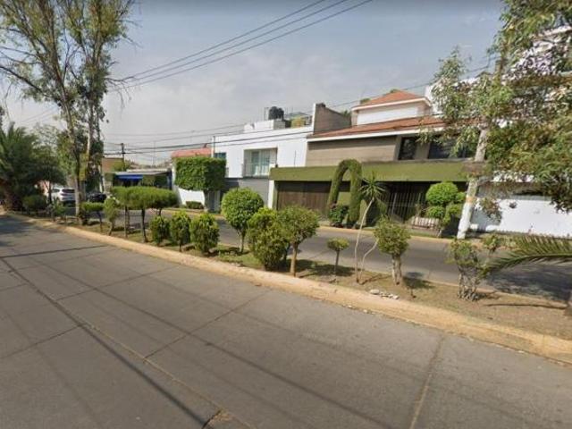 Casa de 200 m² con 4 recámaras en venta en Bosques de Aragón