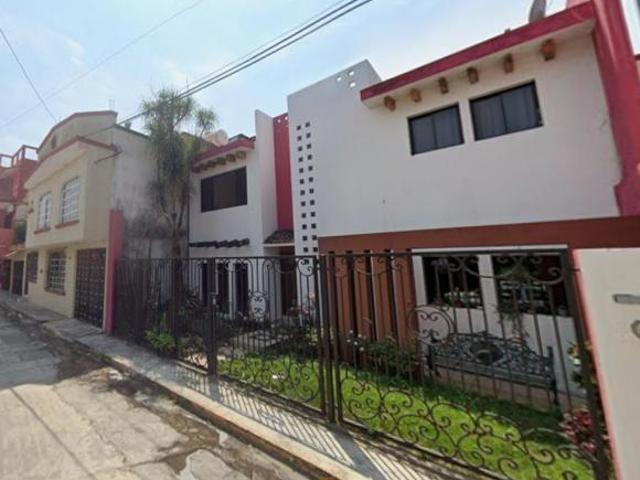 Casa de 200 m² con 4 recámaras en venta en Comalcalco Centro
