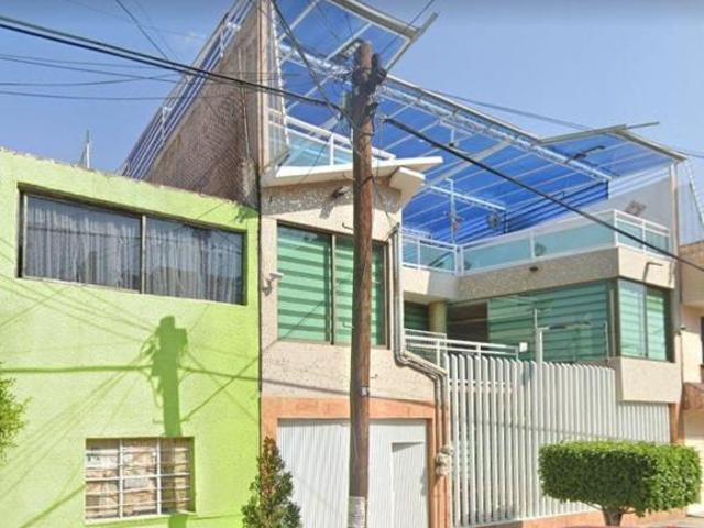 Casa de 200 m² con 4 recámaras en venta en Maravillas