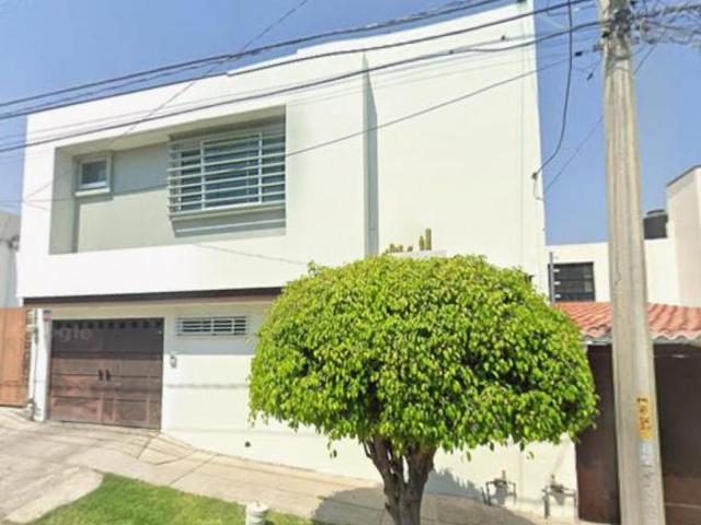Casa de 200 m² con 3 recámaras en venta en Valle del Campestre