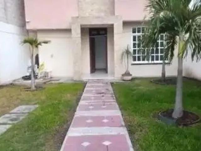 Casa De 200 M² Con 3 Recámaras En Venta En Eusebio Jaur