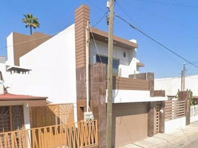 Casa de 200 m² con 3 recámaras en venta en Lomas Hipódromo, Tijuana
