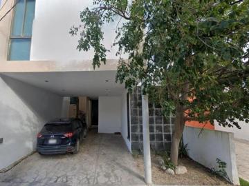 Casa de 207 m² con 4 recámaras en venta en Mérida, Propiedad ADJUDICADA