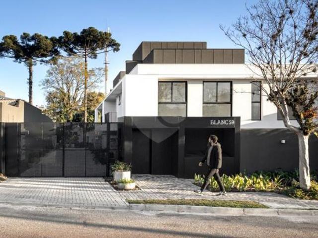 Casa de 204 m² com 3 quartos à venda em Guabirotuba