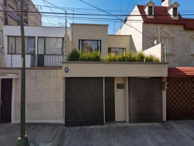 Casa de 205 m² con 4 recámaras en venta en Churubusco Country Club