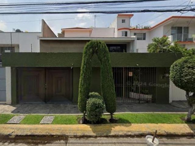 Casa de 206 m² con 4 recámaras en venta en Bosques de Aragón