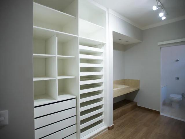 Casa de 213 metros quadrados no bairro Centro com 3 quartos