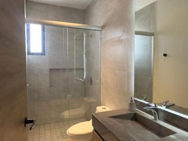 Casa de 210 m² con 4 recámaras en venta en Valle de Fontanna
