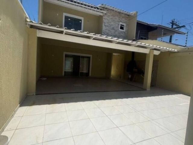 Casa de 214 m² na Francisco Martiniano Barbosa Sapiranga Fortaleza CE, aluguel por R$ 3.600/mês