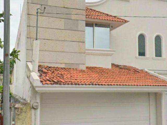 Casa de 215 m² con 3 recámaras en venta en Salvador Diaz Miron