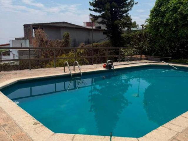 Casa de 2161 m² con 3 recámaras en venta en Fraccionamiento Burgos, Morelos