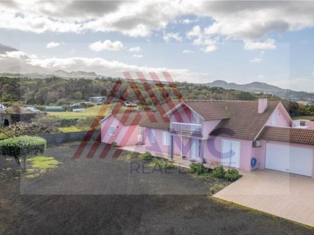 Casa de 223 m² à venda Madalena, Açores