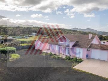 Casa de 223 m² à venda Madalena, Açores