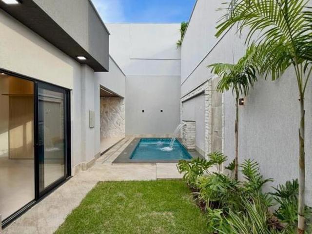 Casa de 220 m² com 3 quartos à venda em Aparecida
