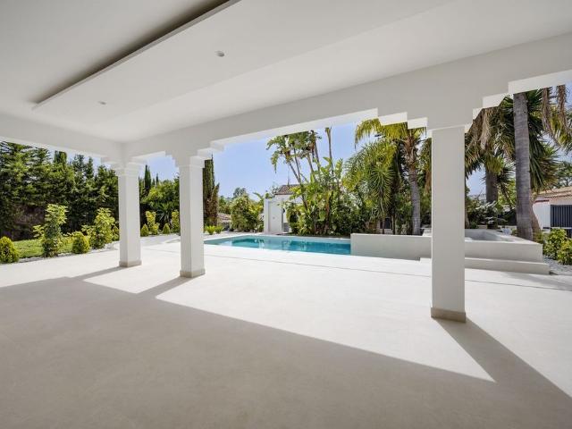 Casa de 221 m2 en venta Guadalmina, Andalucía
