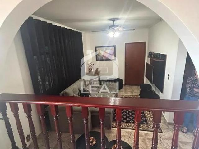 Casa de 222m² à venda com 3 dormitórios e 2 vagas de garagem no Jardim Germânia Zona Sul de São Pa