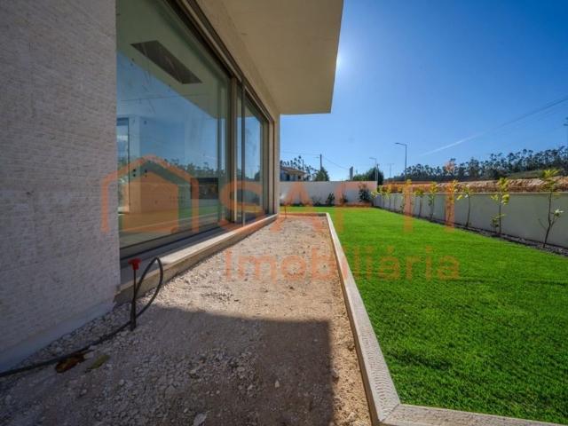 Casa de 225 m² à venda Alto da Serra, Rio Maior, Santarém