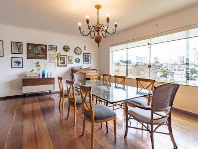 Casa de 230 m² con 4 quartos en venda en Jardim da Glória