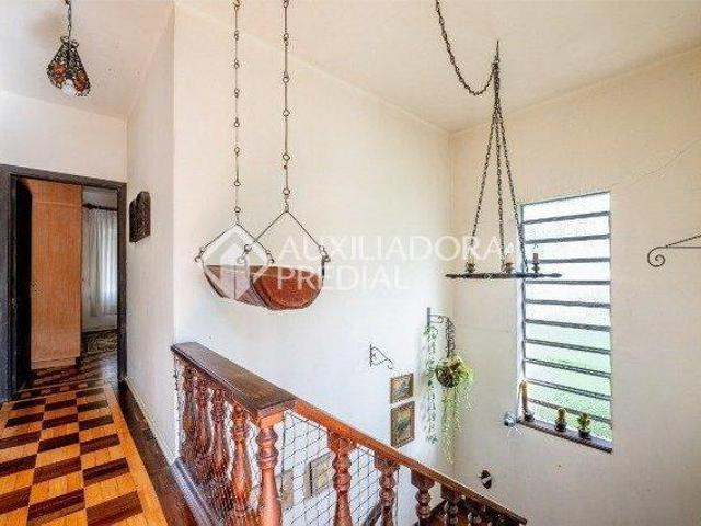 Casa de 230m² em Jardim Isabel com 3 dormitórios e terreno de 1000m²