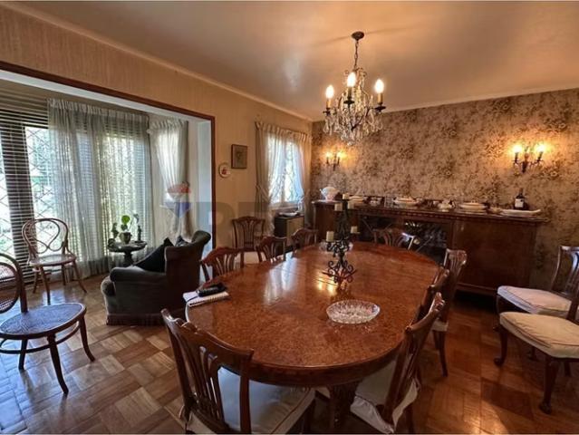 Casa de 232 m2, con piscina en providencia | 5 dormitorios por 18690.00 en Providencia
