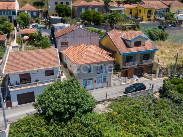 Casa de 2 Andares: Residência e Unidade Comercial Foz do Sousa, Gondomar