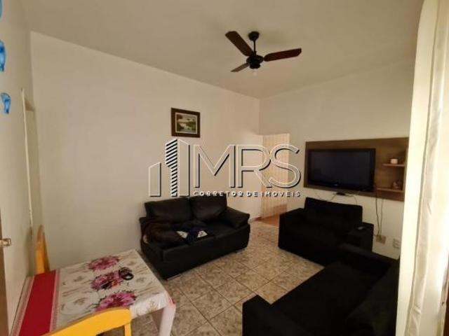 Casa de 2 dormitórios á venda na Vila Caiçara!