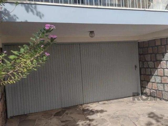 Casa de 2 dormitórios, bairro Vila Ipiranga