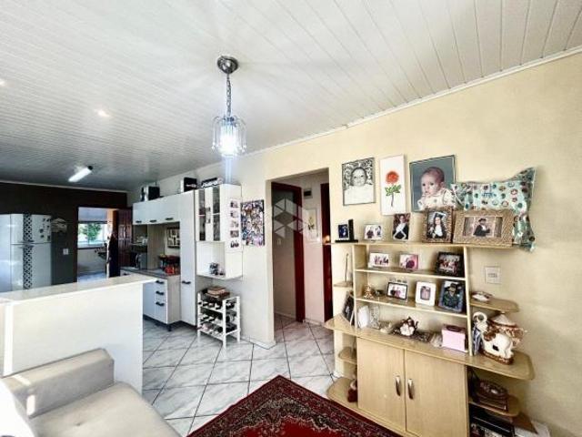 Casa de 2 dormitórios no Bairro Senai!