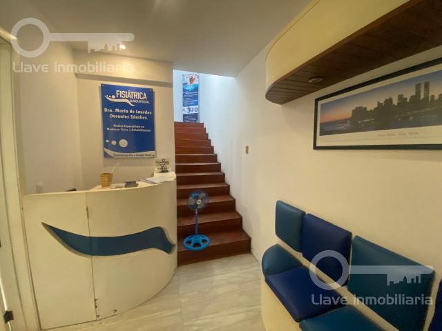 Casa de 2 niveles con consultorio en Venta en Av Miguel Hidalgo,Col. Benito Juarez N, Coatzacoalcos