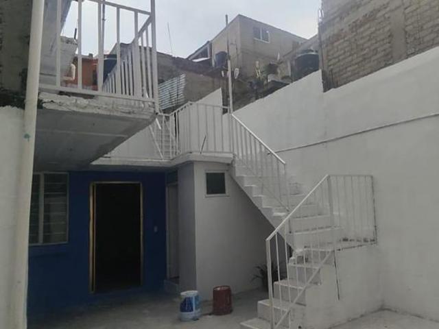 Casa De 2 Niveles Recién Remodelada Y Pintada