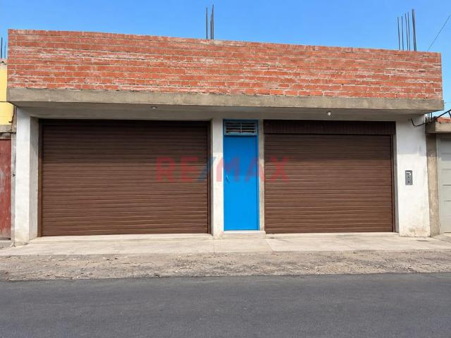 Casa De 2 Pisos Con 2 Tiendas En Av. Principal Ideal Para Vivienda Y Negocio Miraflores