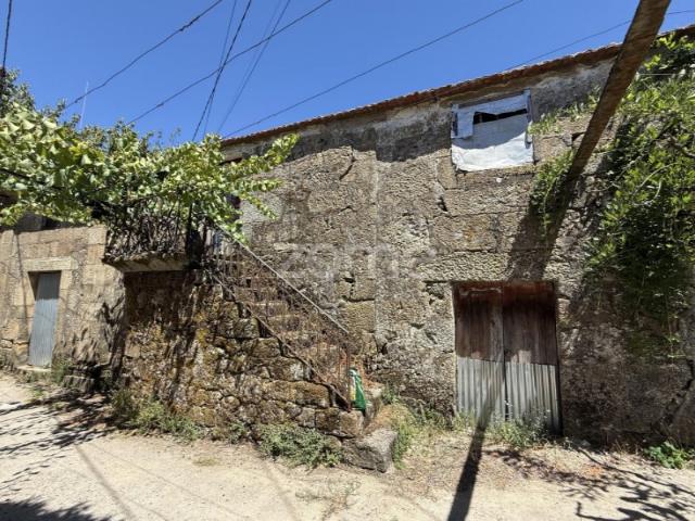 Casa de 2 pisos, em Palma, Resende