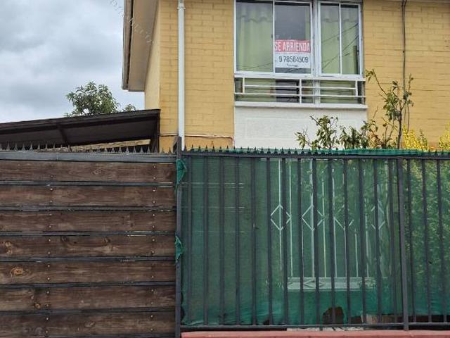 Casa de 2 pisos en arriendo 3 dormitorios quillota