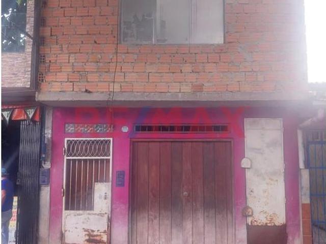Casa De 2 Pisos En Venta En El Centro De Iquitos | 255 M² | Negocio Puerta A Calle | Excelente Ubicación