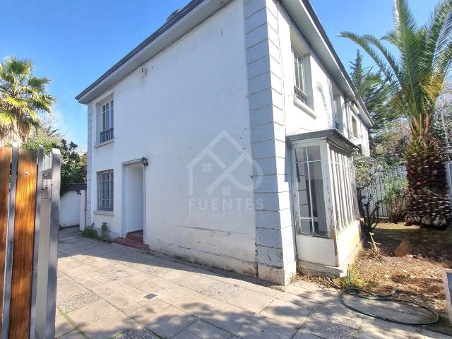 Casa de 2 pisos estilo pereira en arriendo brown norte ñuñoa