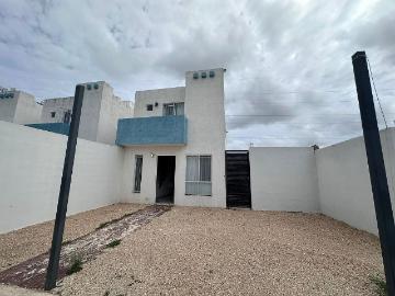 Casa de 2 plantas amueblada en Paseos de Mérida