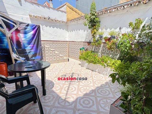 CASA DE 2 PLANTAS CON TEJADO NUEVO