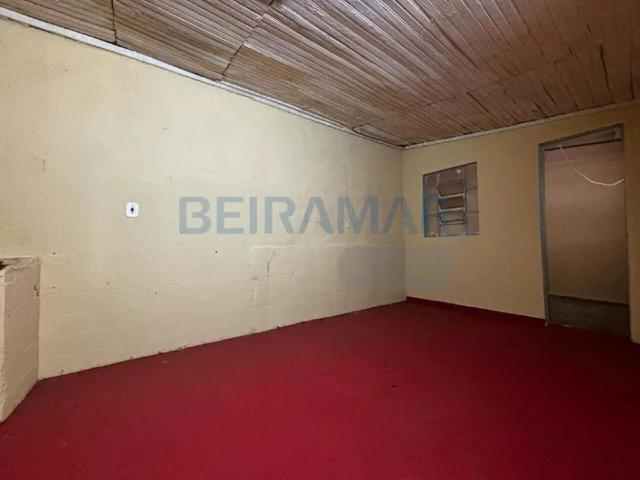 Casa de 2 quartos com amplo quintal, sozinha no lote na QND 17 Taguatinga Norte