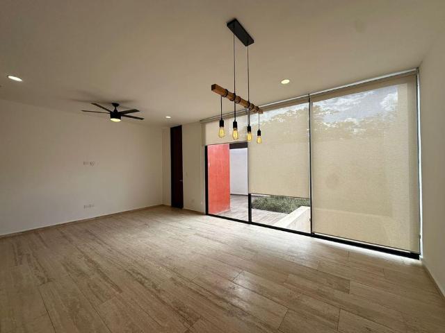 Casa de 2 recámaras, piscina, equipada, sin amueblar, en Privada