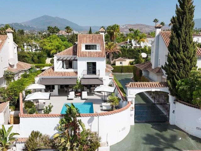 Casa de 343 m2 en venta Nueva Andalucia, España