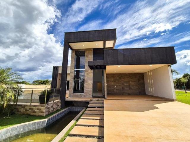 Casa de 340 m² com 04 suítes plenas á venda no Condomínio Horizontal Villaggio Baiocchi Goianira