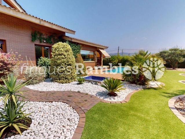 Casa de 344 m2 en venta La Pobla de Claramunt, España